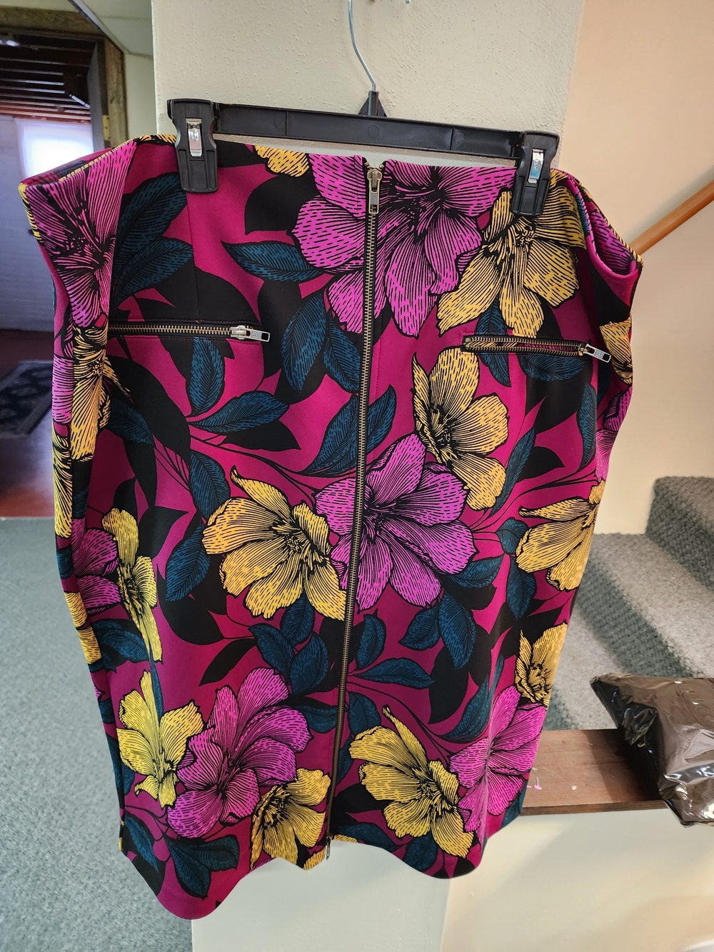 Worthington Sz 22 Floral Pencil Skirt in Magenta, Yellow and Teal